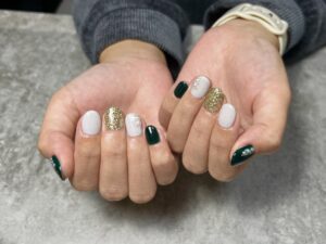 キラ☆キラ輝くホリデーネイル