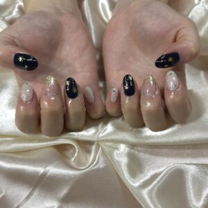 ピンク×黒ネイル