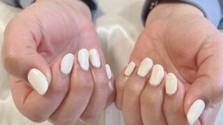 sak様　ホワイトワンカラー 2025年秋トレンド】ホワイト ワンカラー ハンドのネイルデザイン