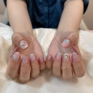 花火水色ピンクネイル