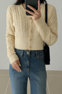 ケーブルニット×デニムの秋コーデ