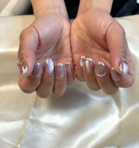 マグネット×フレンチネイル