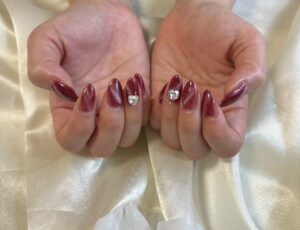 レッド・マグネットネイル