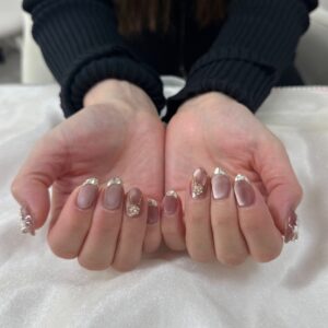 ピンクマグネットネイル画像