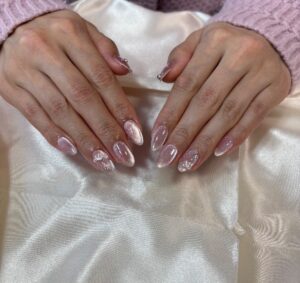 ピンクマグネットネイル画像