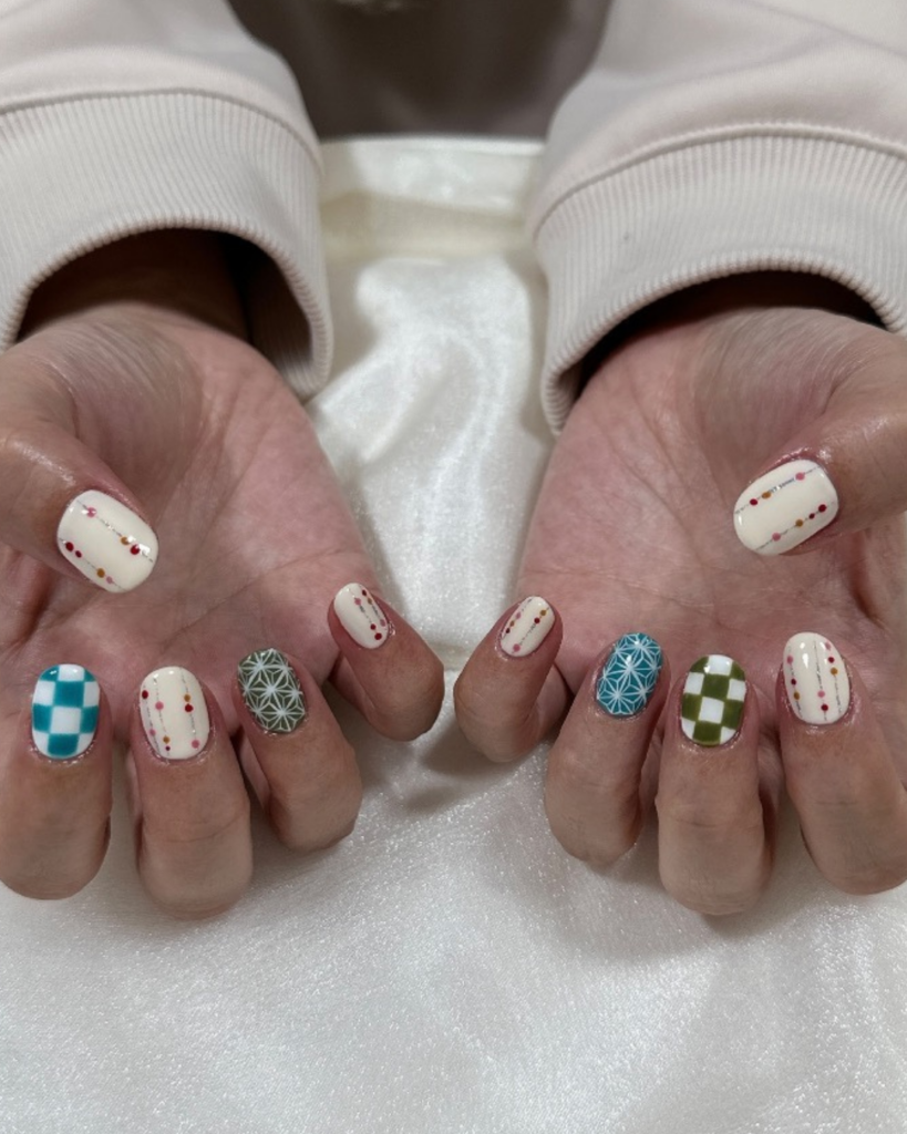 和柄モダン・伝統美ネイル